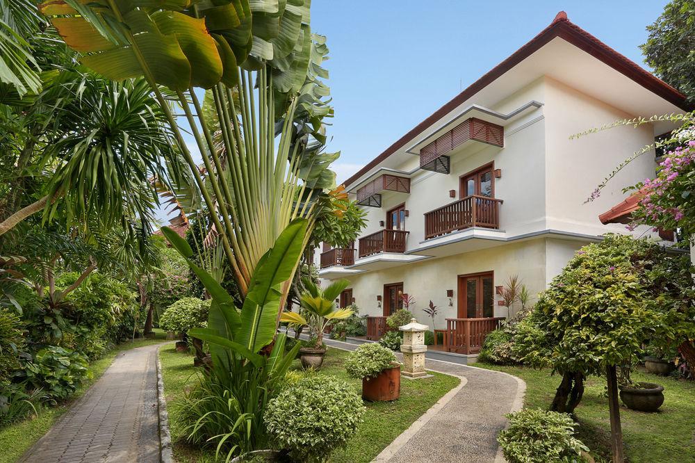 Respati Holiday park 3*